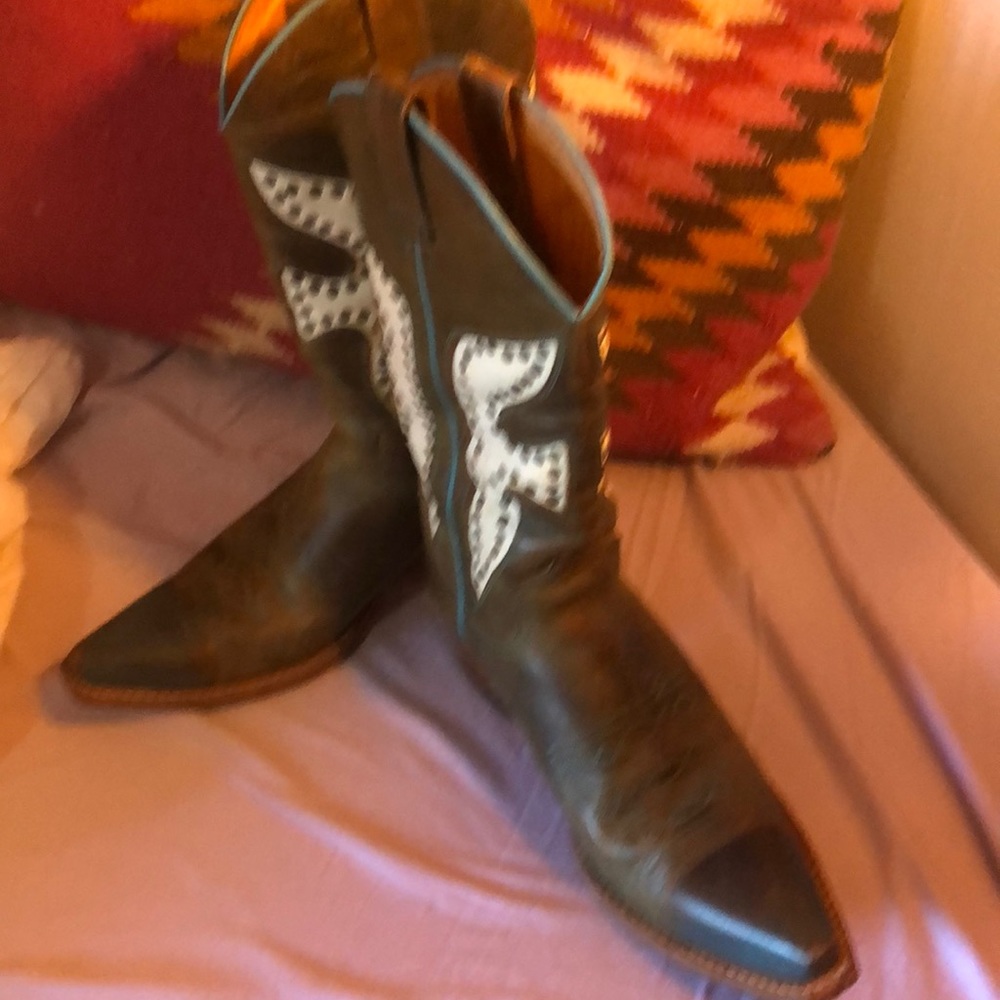 Frye cowboy boots teal and off white flair
